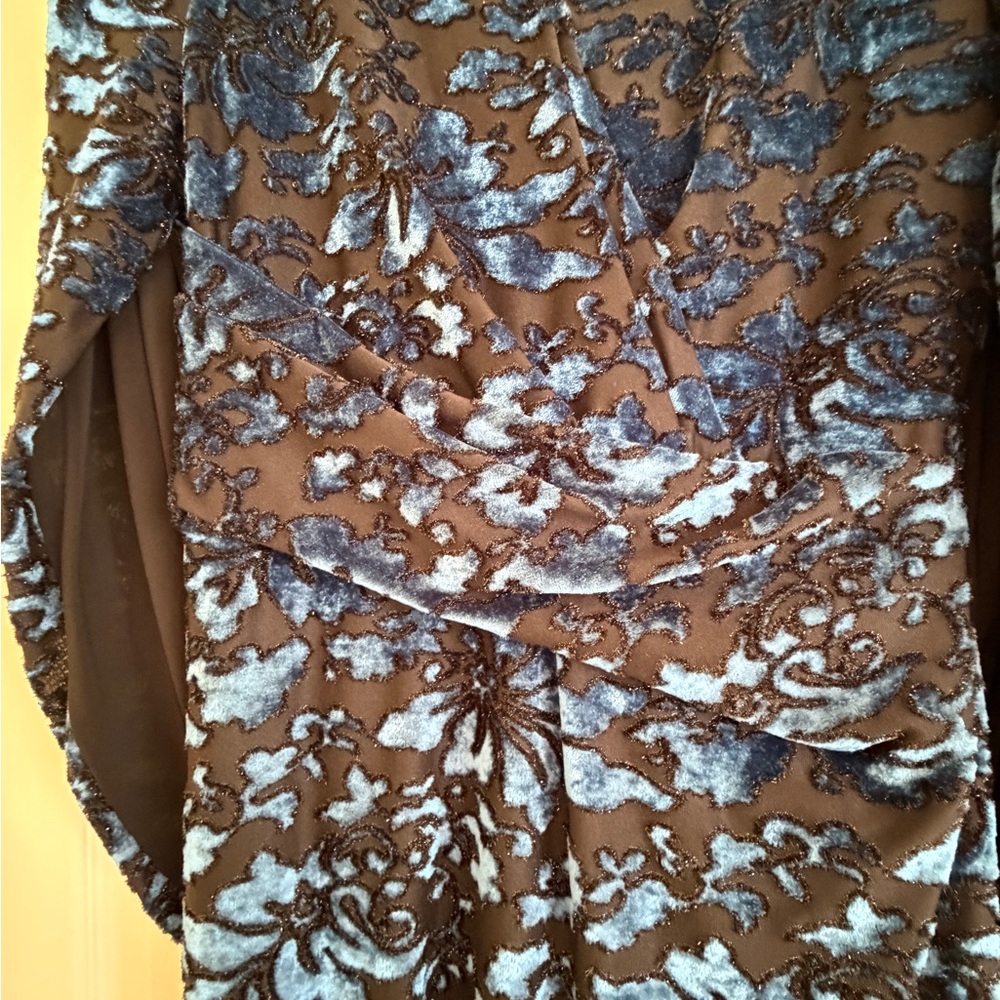 Deep Blue Velvet Long-Sleeve Evening Gown - Picture 4 of 5